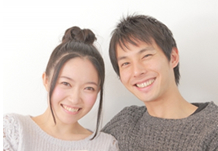 出産後の笑顔の家族